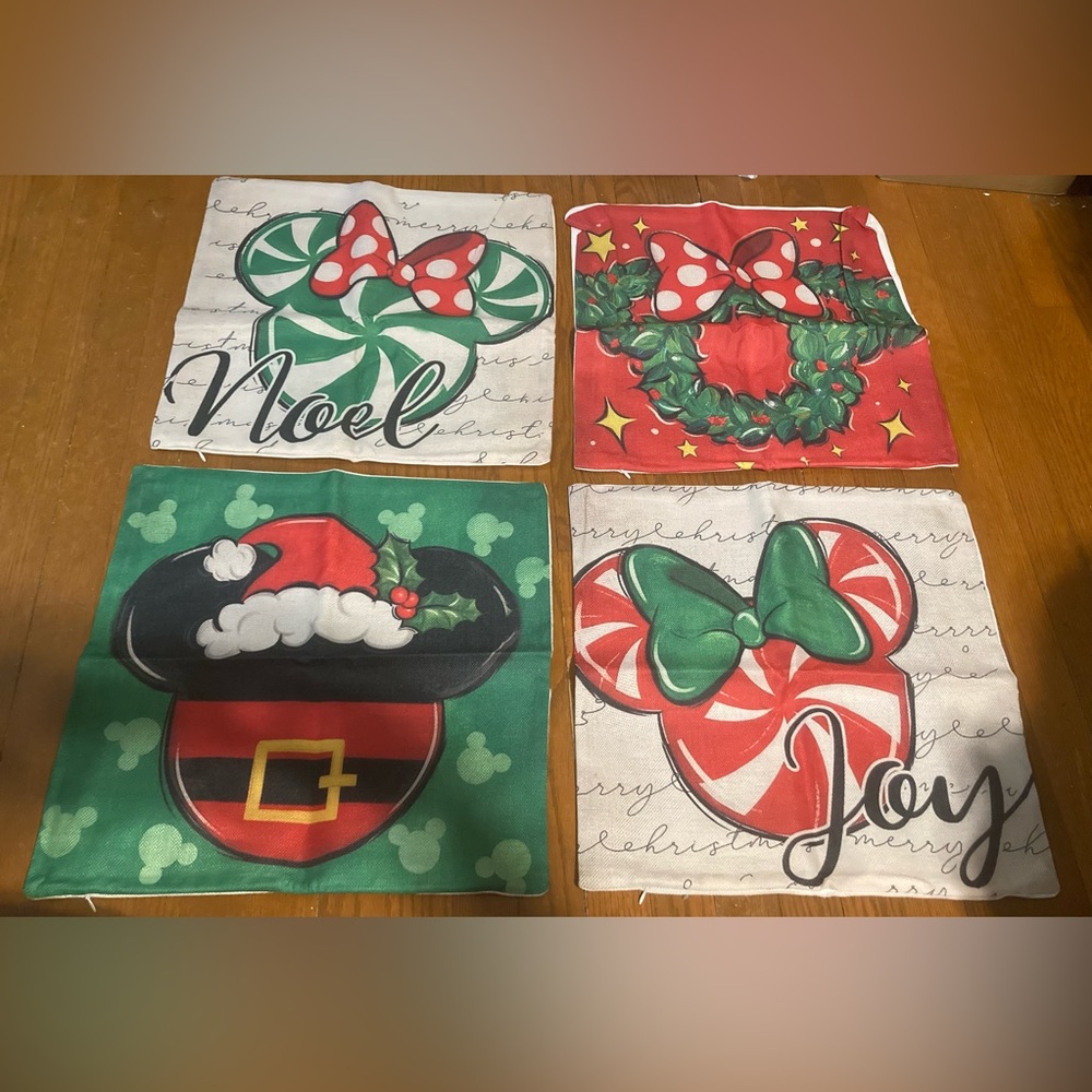 Pillow Covers Winter Christmas Mickey Minnie Mouse Themed Set of 4 17.5" x 17.5 - Picture 1 of 2